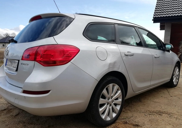 Opel Astra cena 14900 przebieg: 196000, rok produkcji 2011 z Kępno małe 154